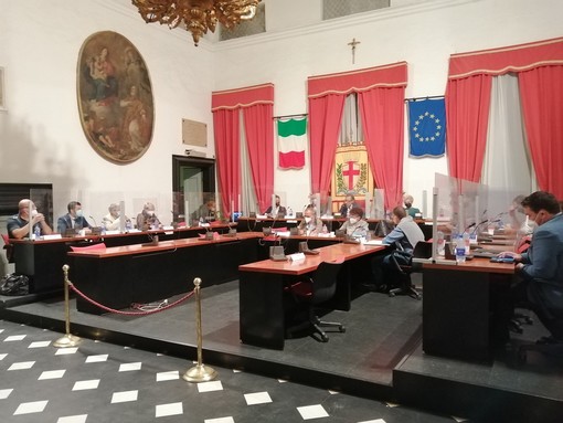 Albenga, modifica al regolamento di polizia rurale: abbruciamenti consentiti solo nei giorni feriali dalle 6 alle 10 del mattino Albenga, modifica al regolamento di polizia rurale: abbruciamenti consentiti solo nei giorni feriali dalle 6 alle 10 del mattino