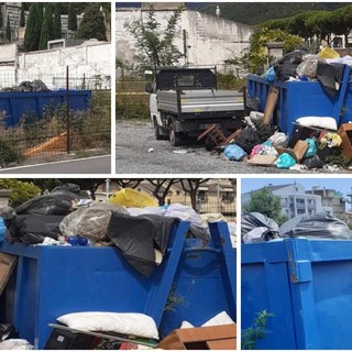 Pietra Ligure, la denuncia del consigliere Carrara: "Una discarica a cielo aperto nel parcheggio di piazzale Geddo"