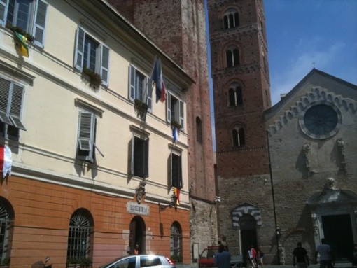 Albenga, approvato all'unanimità la "pratica" dei sottotetti: limitazioni nel centro storico