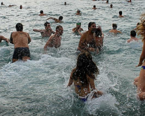 Domani al via la 68ª edizione del Cimento Invernale di Capodanno a Varazze Domani al via la 68ª edizione del Cimento Invernale di Capodanno a Varazze