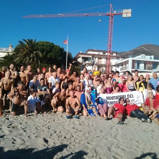 153 iscritti al cimento invernale di Ceriale: ed è edizione-record