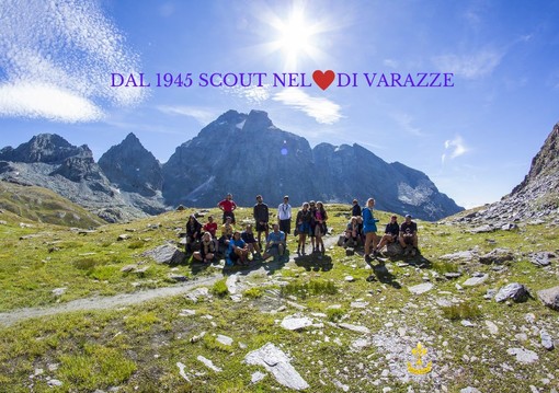 In copertina (anno 2012); il Clan "Carlo Nocelli " nella precedente formazione, sulla copertina del fotolibro "Dal 1945 scout nel cuore di Varazze"