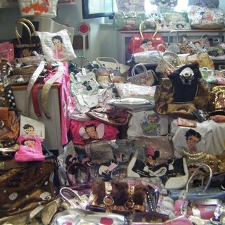 Campagna anticontraffazione in corso a Pietra Ligure