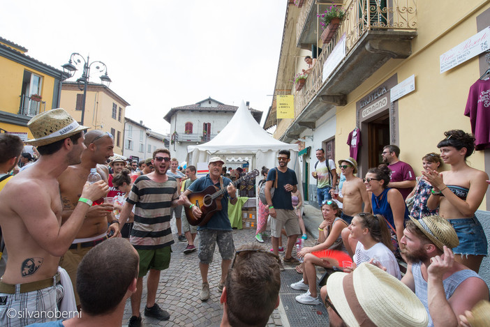 Collisioni 2016 a Barolo, aromi e sapori dell'alta cucina italiana declinata in chiave street food Collisioni 2016 a Barolo, aromi e sapori dell'alta cucina italiana declinata in chiave street food