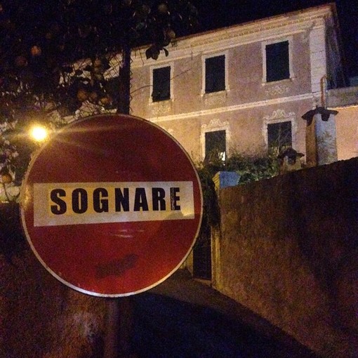 A Calice i cartelli stradali diventano opere d’arte A Calice i cartelli stradali diventano opere d’arte