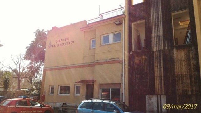 Salvini in arrivo ad Albenga, l'USB dei Vigili del Fuoco scrive al Ministro dell'Interno: "Venga a visionare le condizioni di degrado del distaccamento" Salvini in arrivo ad Albenga, l'USB dei Vigili del Fuoco scrive al Ministro dell'Interno: "Venga a visionare le condizioni di degrado del distaccamento"