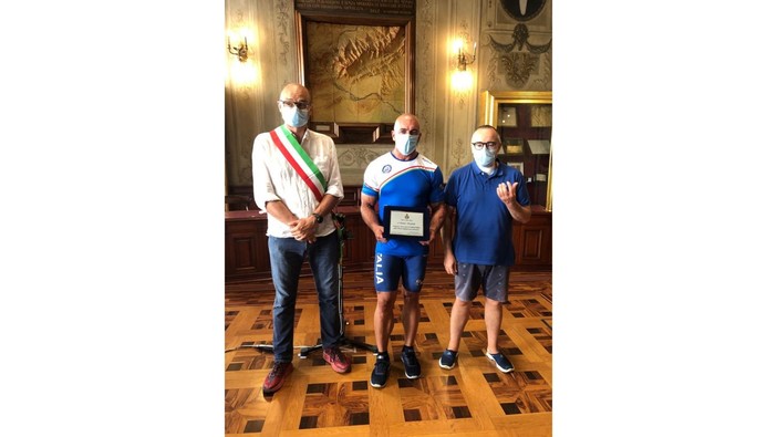 L'atleta finalese Christian Borghello premiato dalla città di Finale Ligure L'atleta finalese Christian Borghello premiato dalla città di Finale Ligure
