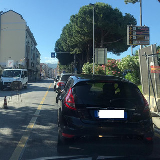 Primo weekend d'estate: code intense sull'Aurelia tra Bergeggi e Vado Ligure