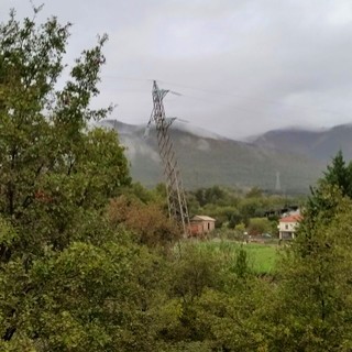 Cavi elettrici pericolanti, chiusa dalle 23 l'autostrada tra Albenga e Borghetto