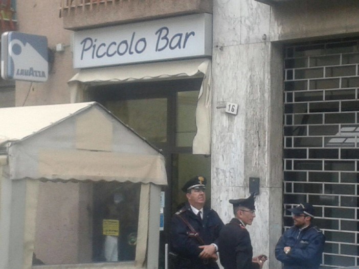 Albenga: guai per il "Piccolo Bar", Joy scova droga dentro e fuori l'esercizio commerciale
