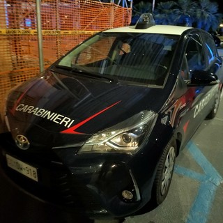 Incidente al poligono di tiro: uomo ferisce accidentalmente due persone