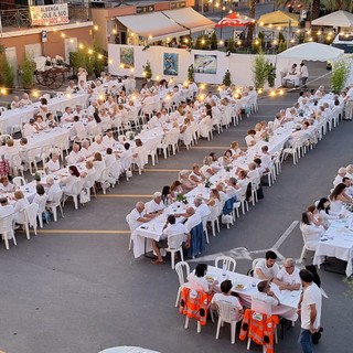 Albenga, successo di partecipazione e generosità per la Cena in Bianco per Bianca