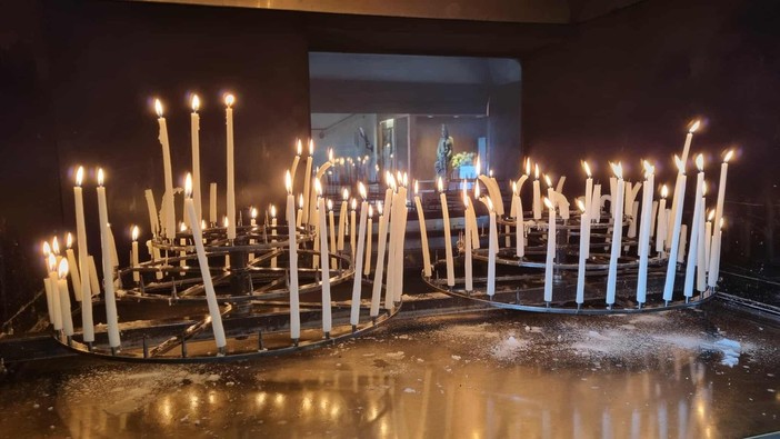 Il 15 ottobre è la Giornata del BabyLoss, si accendono candele in tutto il mondo Il 15 ottobre è la Giornata del BabyLoss, si accendono candele in tutto il mondo