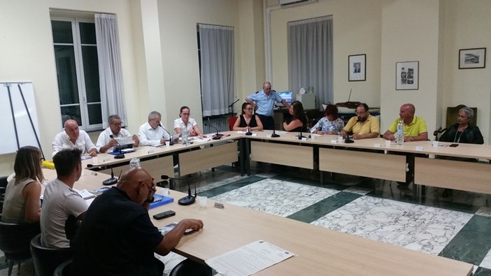 Ceriale: sì all'assestamento di bilancio, attesa per nuova asta per l’area T1