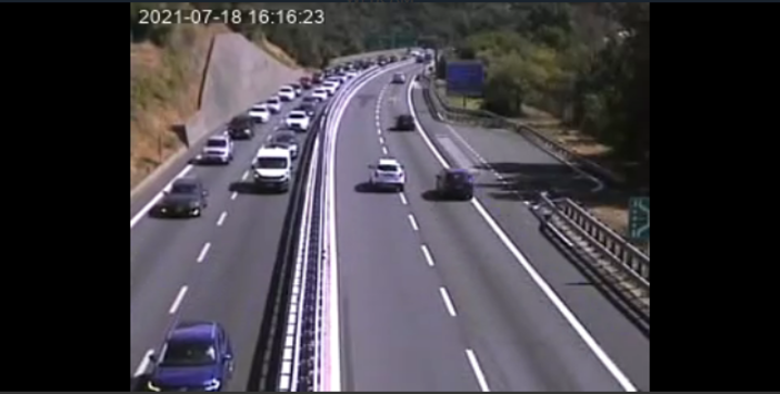 Traffico intenso sulla A10: code tra Spotorno e Savona