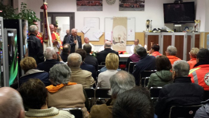 "Buon compleanno" alla Croce Bianca di Albenga "Buon compleanno" alla Croce Bianca di Albenga