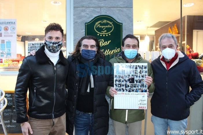 Calcio. Il calendario solidale è realtà. Al Nuovo Bar Monique è stato presentato: "Non solo solo chiacchiere da Bar" Calcio. Il calendario solidale è realtà. Al Nuovo Bar Monique è stato presentato: "Non solo solo chiacchiere da Bar"