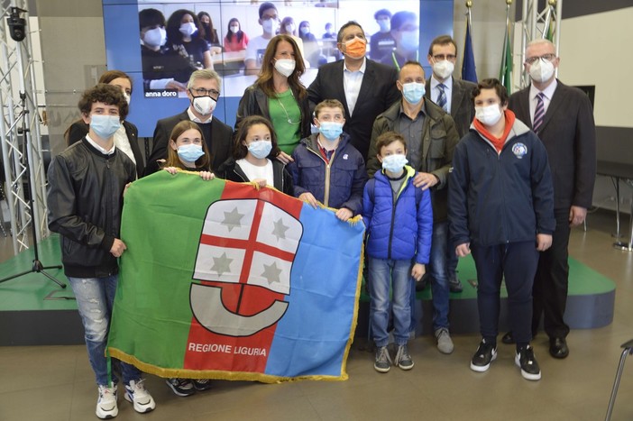 La bandiera della Regione al giovane Alfiere della Repubblica di Campomorone, Diego Barbieri (VIDEO e FOTO) La bandiera della Regione al giovane Alfiere della Repubblica di Campomorone, Diego Barbieri (VIDEO e FOTO)