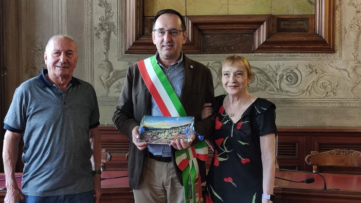 Sessant'anni di matrimonio, a Finale si celebra l'amore di Ornella ed Elia Sessant'anni di matrimonio, a Finale si celebra l'amore di Ornella ed Elia