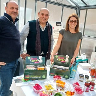 Al via la prima edizione del “Cocktail Contest Fior d’Albenga”. Presentato questa mattina il regolamento e distribuiti i primi kit di fiori eduli Al via la prima edizione del “Cocktail Contest Fior d’Albenga”. Presentato questa mattina il regolamento e distribuiti i primi kit di fiori eduli