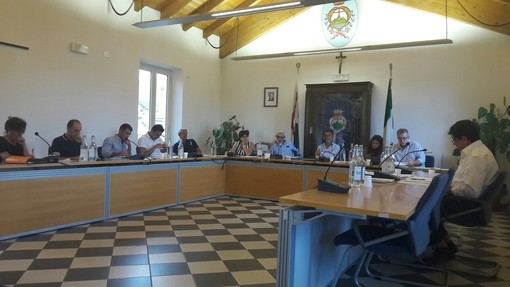 Sì al cambio di destinazione d"uso dal consiglio : a Pietra Ligure i locali al pianterreno potranno diventare appartamenti Sì al cambio di destinazione d"uso dal consiglio : a Pietra Ligure i locali al pianterreno potranno diventare appartamenti