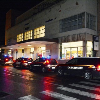 Servizio straordinario di controllo del territorio ad Albenga: 3 arresti e 8 denunce da parte dei carabinieri (FOTO e VIDEO)