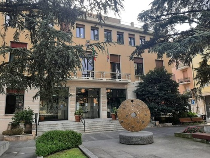 Vado, scatta la sostituzione della passerella che collega Sant'Ermete a via Pertinace Vado, scatta la sostituzione della passerella che collega Sant'Ermete a via Pertinace