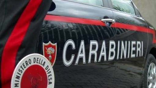 Lanciano sassi sull'Aurelia, Carabinieri denunciano tre quindicenni a Vado Ligure