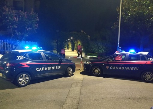 Albenga, colti a rubare all’interno del “Self”: arrestati due italiani dai Carabinieri
