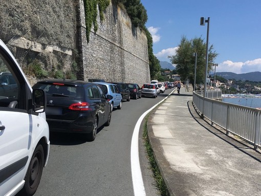 Celle, lunghe code per i lavori di asfaltatura dell’acquedotto: caos viabilità (FOTO e VIDEO) Celle, lunghe code per i lavori di asfaltatura dell’acquedotto: caos viabilità (FOTO e VIDEO)