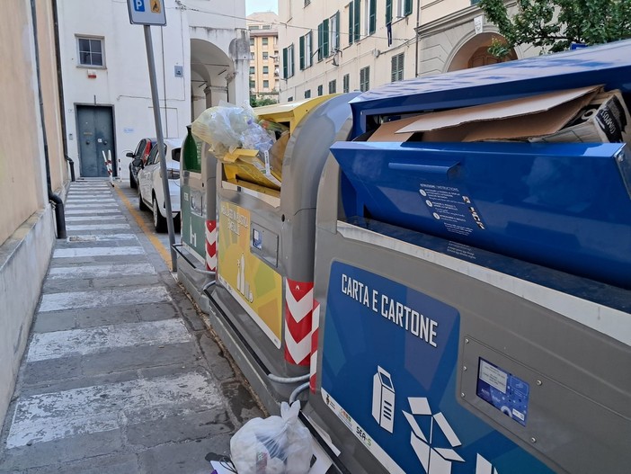 Savona, Sea-S diffida chi filma o fotografa i dipendenti durante il lavoro: “Pronti a denunciare” Savona, Sea-S diffida chi filma o fotografa i dipendenti durante il lavoro: “Pronti a denunciare”