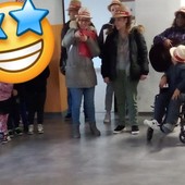 I cantauova incontrano le scuole di Dego: riparte la tradizione tra musica e beneficenza