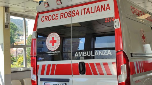 Ceriale, scontro tra moto e auto in via Romana: un ferito al Santa Corona Ceriale, scontro tra moto e auto in via Romana: un ferito al Santa Corona
