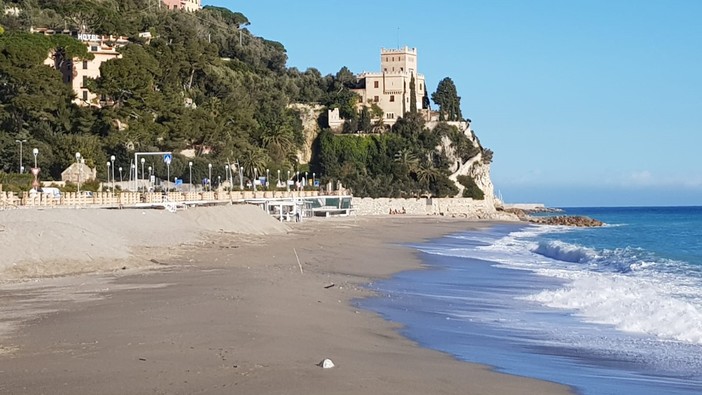Finale, spiagge e sentieri: ecco la nuova ordinanza. Frascherelli: "Senza chiare linee guida giusto mantenere queste misure" Finale, spiagge e sentieri: ecco la nuova ordinanza. Frascherelli: "Senza chiare linee guida giusto mantenere queste misure"