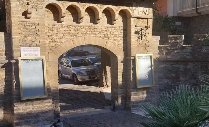 Celle, l'ex cinema Giardino e il recupero delle bacheche: nel periodo natalizio ritornano i film Celle, l'ex cinema Giardino e il recupero delle bacheche: nel periodo natalizio ritornano i film