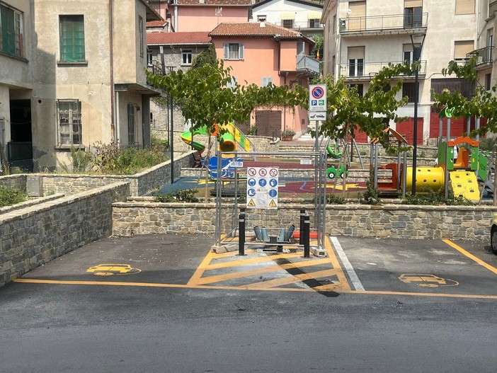 Cengio, in corso l'installazione della prima colonnina di ricarica per veicoli elettrici Cengio, in corso l'installazione della prima colonnina di ricarica per veicoli elettrici