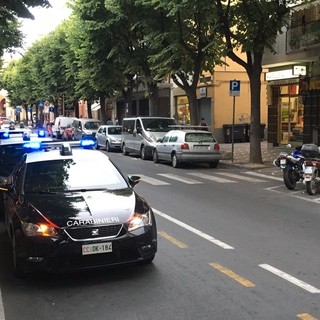 Albenga, i carabinieri denunciano 4 stranieri per furto aggravato: rubavano negli esercizi commerciali