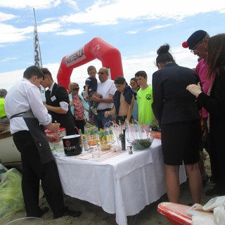Successo per i cocktail firmati De.C.O, Laigueglia con l'erba di San Pietro Successo per i cocktail firmati De.C.O, Laigueglia con l'erba di San Pietro