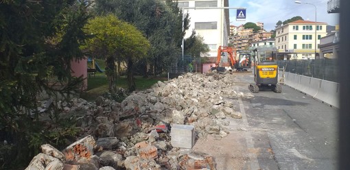 In apertura di articolo: i lavori nei pressi dei Giardini Mezzano. In gallery: uno scatto d'epoca della zona