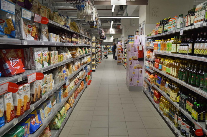Il 16 ottobre torna nei punti vendita di Coop Liguria la raccolta solidale "Dona la spesa" Il 16 ottobre torna nei punti vendita di Coop Liguria la raccolta solidale "Dona la spesa"
