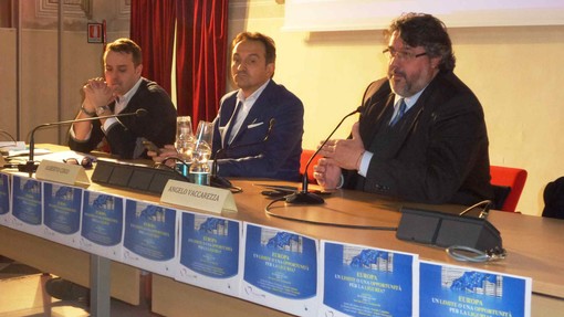 A Albenga Vaccarezza dialoga di Europa con l'europarlamentare Cirio con un occhio ben fisso alle Regionali A Albenga Vaccarezza dialoga di Europa con l'europarlamentare Cirio con un occhio ben fisso alle Regionali