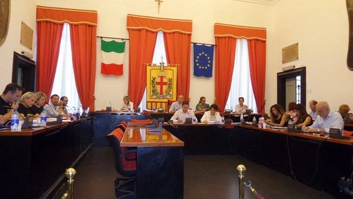 Albenga, riassegnazione delle deleghe: lavori pubblici a Tomatis e Municipale a Boscaglia