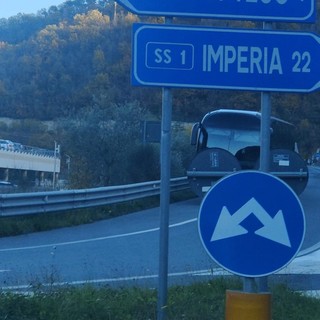 Studenti e lavoratori 'sequestrati': i disservizi di Riviera Trasporti in valle Arroscia Studenti e lavoratori 'sequestrati': i disservizi di Riviera Trasporti in valle Arroscia
