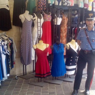 Pietra Ligure, ruba capi di vestiario in un negozio del centro: ladro seriale arrestato dai carabinieri