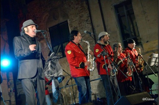 Alassio, i "Belli fulminati nel bosco" e Tonino Carotone animano l’estate alassina Alassio, i "Belli fulminati nel bosco" e Tonino Carotone animano l’estate alassina