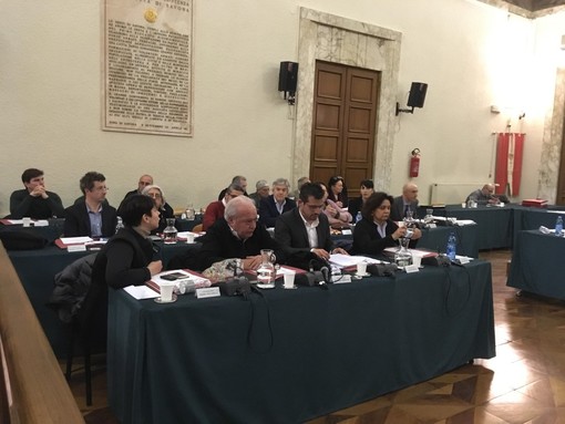 Savona, il gruppo misto fuori dalla maggioranza comunale? Saccone: "Esclusi per le mie esternazioni", Versace (Vince Savona): "Inopportuni gli attacchi al sindaco"
