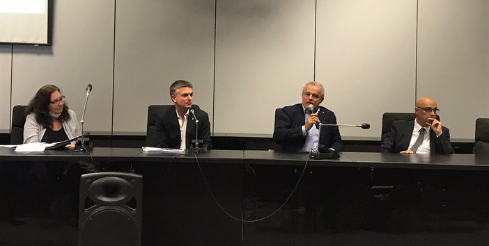 Area di crisi industriale complessa, Benveduti: "Investimenti mai visti prima per sostenere sviluppo e occupazione del territorio" Area di crisi industriale complessa, Benveduti: "Investimenti mai visti prima per sostenere sviluppo e occupazione del territorio"