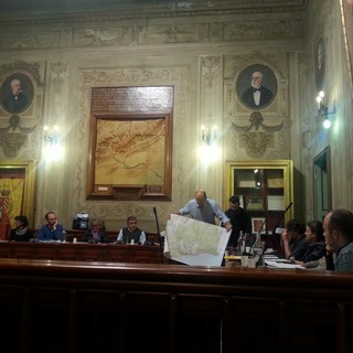 Segretario comunale unico per Finale e Zuccarello. Simonetti e Ferrari: "Meno ore e 5mila euro in più per i cittadini"