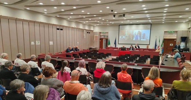 No al Termovalorizzazione, voto contrario alla discussione della mozione: proteste dei cittadini in Provincia (FOTO E VIDEO)