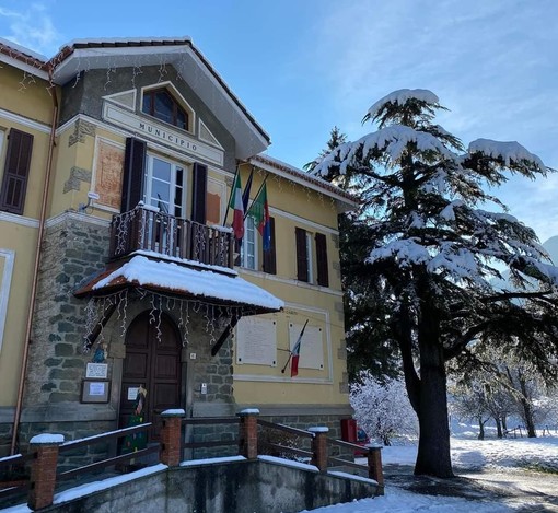 Urbe, l'amministrazione traccia il nuovo anno e punta il dito: "Banda ultralarga e strade provinciali, il 2024 porti una soluzione"